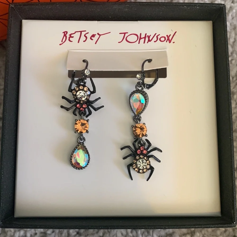 Betsey Johnson Mismatch Halloween Spider Earrings - Picture 3 of 7